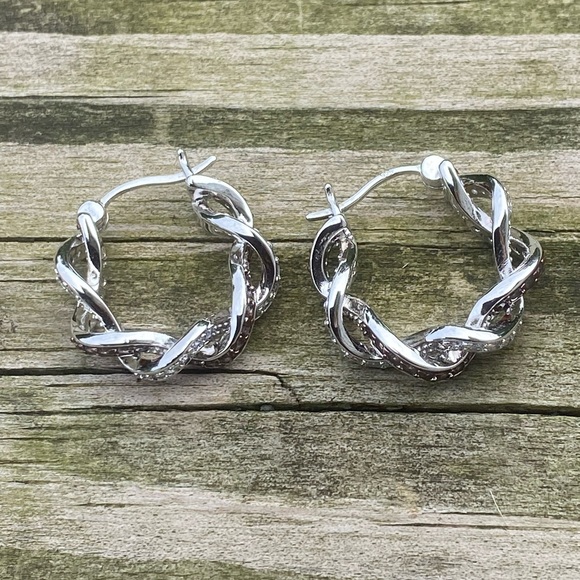 Danbury Mint .925 Sterling Silver Twist earrings w/ mocha & clear diamonds - Picture 7 of 16